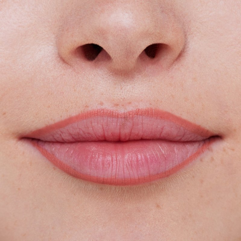 Essence 8h MATTE 0,3 g 03 Soft Beige