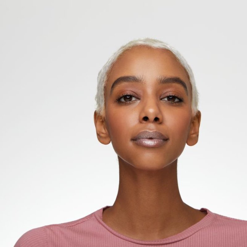 essence Extreme Shine Volume Lip Gloss Gold Dust 5ml