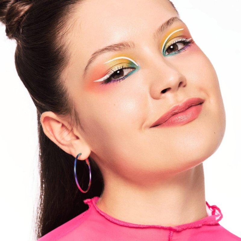 Essence COLOUR it! eyeliner 3 ml liquid 02 White