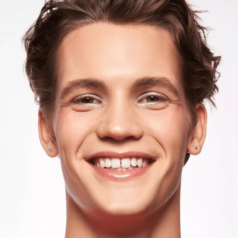 Essence SKIN tint 30 ml Tube liquid 30