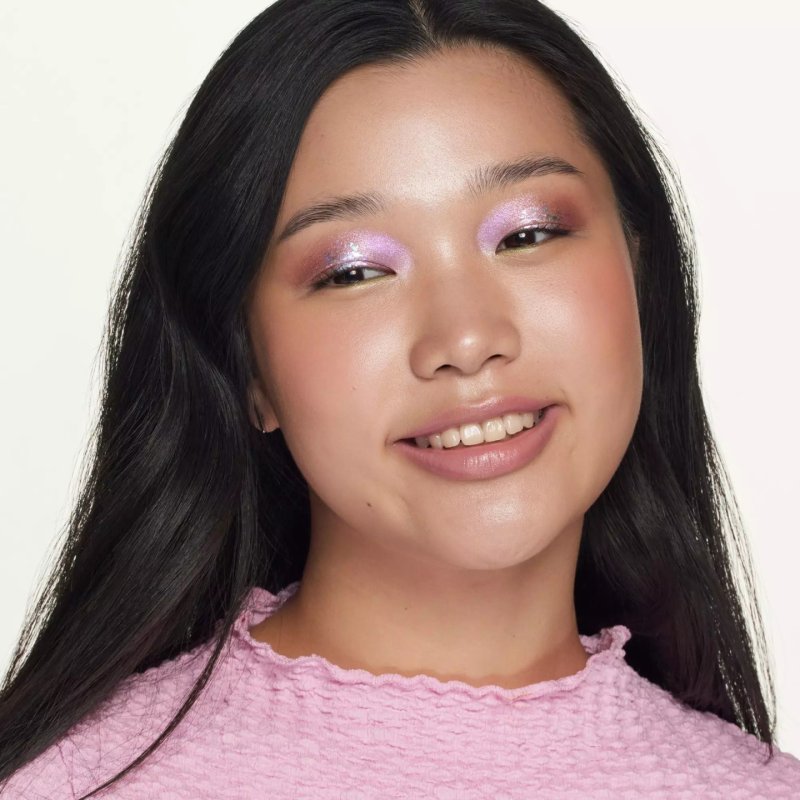 Essence MULTICHROME FLAKES eyeshadow topper ombre à paupière 2 g 01 Galactic vibes Colle pailletée