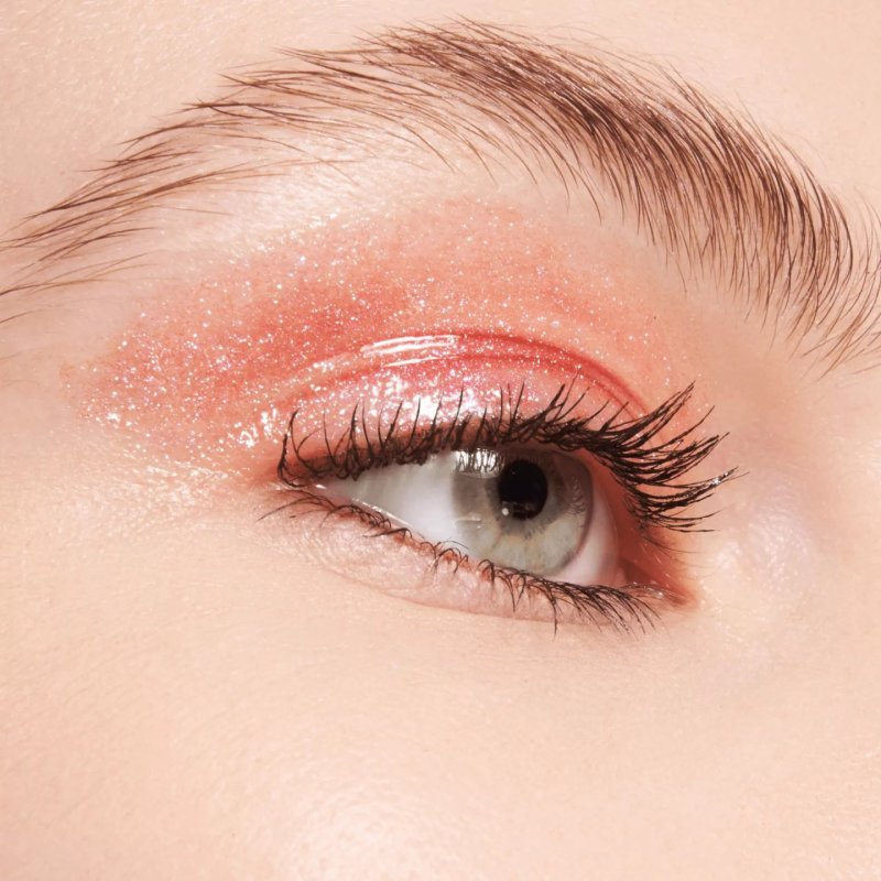 essence Dewy Eye Gloss Liquid Shadow Nr. 02 Red Soft-Focus Radiant Fresh Vegan Nanoparticle Free Perfume-Free Oil-Free