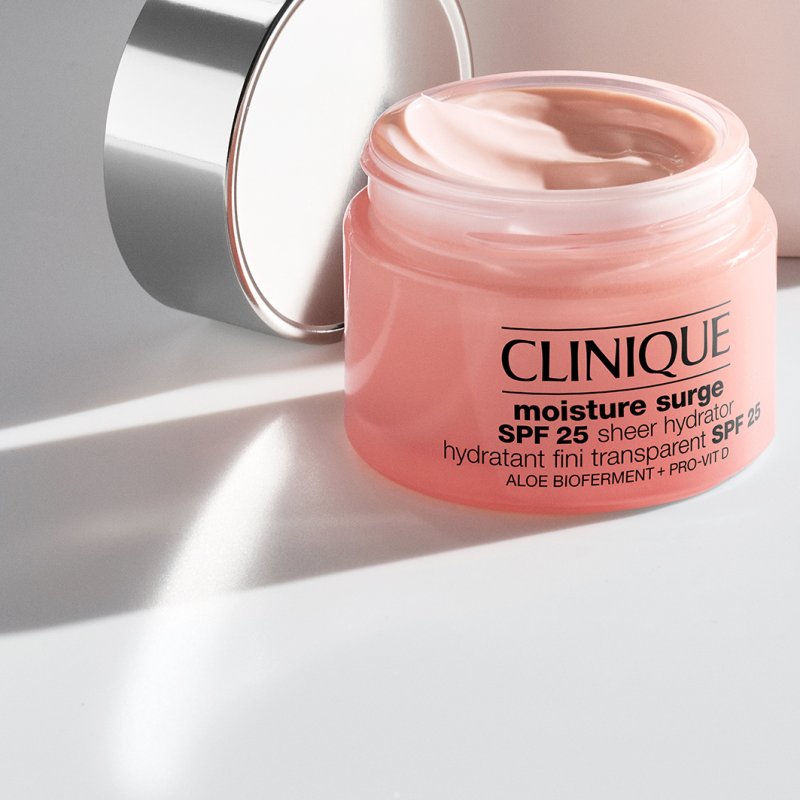 Clinique Moisture Surge SPF 25 Sheer Hydrator crème hydratante pour le visage Femmes 50 ml