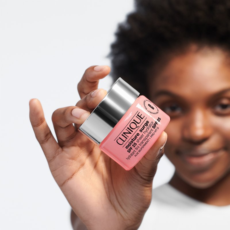 Clinique Moisture Surge SPF 25 Sheer Hydrator crème hydratante pour le visage Femmes 50 ml