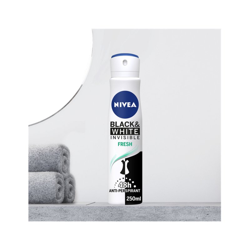 NIVEA Black & White Invisible Fresh Men Spray deodorant 200 ml 1 pc(s)