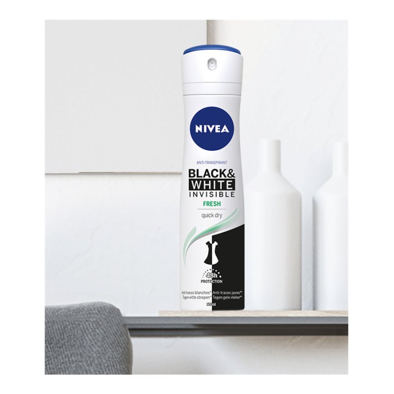 NIVEA Black & White Invisible Fresh Men Spray deodorant 200 ml 1 pc(s)