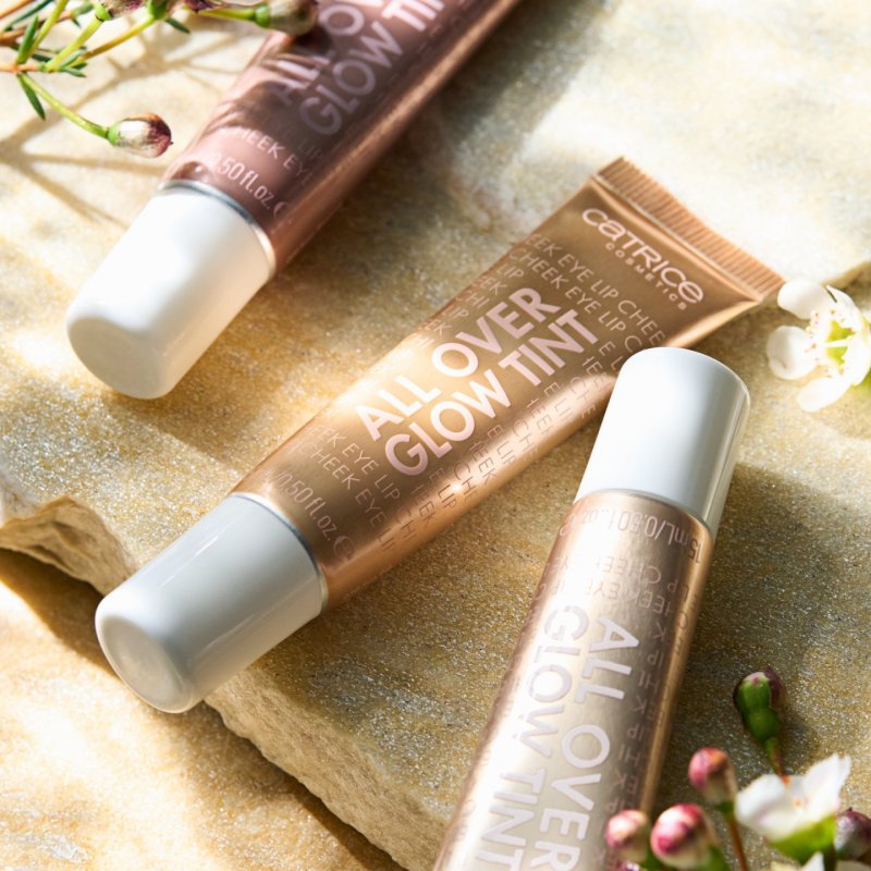 Catrice All Over Glow Tint Multi-Use Liquid Highlighter with Vitamin C, Niacinamide, Squalene, and Panthenol 0.51 Fl Oz