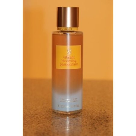 Victoria's Secret Vibrant Blooming Passionfruit Fragrance Mist 8.4oz
