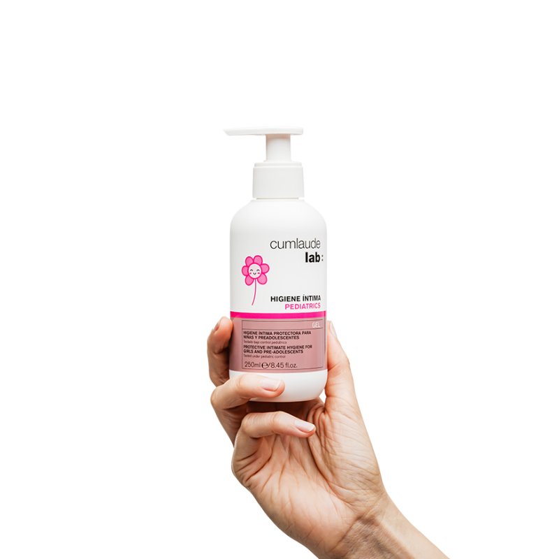 Cumlaude Lab Pediatric Intimate Hygiene Gel pH Neutral Soothing and Refreshing Prevents Itching and Redness 250ml