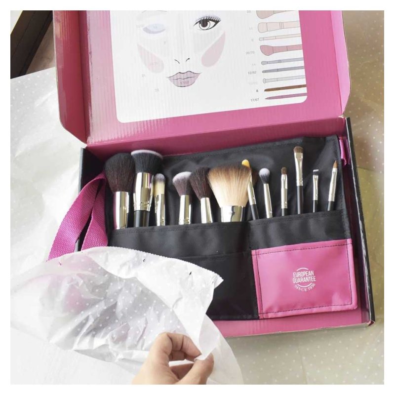 Beter Adjustable Belt with 12 Makeup Brushes 300g - Set of 12 Brushes