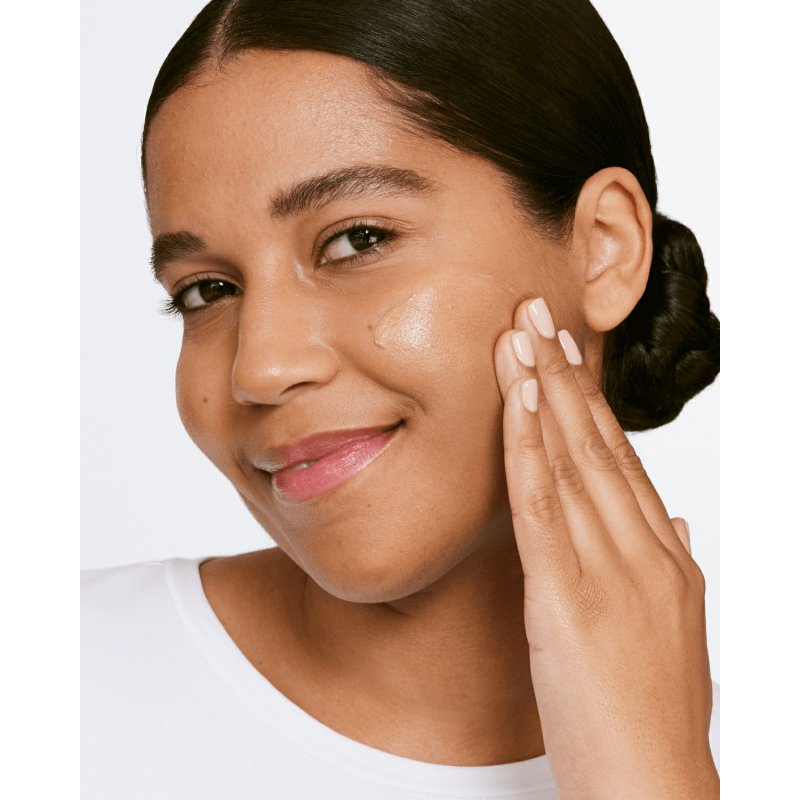 Clinique Moisture Surge Sheertint Hydrator SPF25 Universal Shade 3 Light Medium 40ml