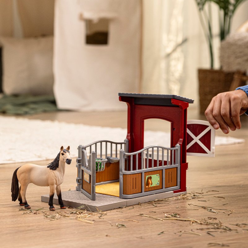 schleich FARM WORLD Pony Box with Mustang Mare