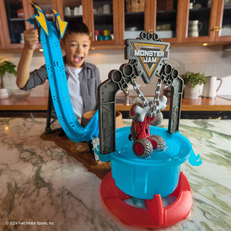 Monster Jam - 1:64 Mud Blasters Dunk Tank Playset - (6072014)