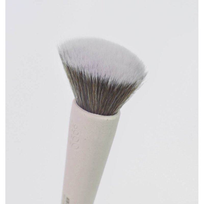 Beter Kabuki Foundation Brush Flat Synthetic Hair Cruelty-Free Natural Fibre Handle Made of Wheat Fibres