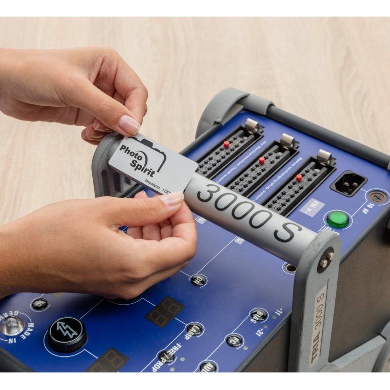 Avery L6011-20 étiquette auto-collante Rectangle aux angles arrondis Permanent Argent 540 pièce(s)