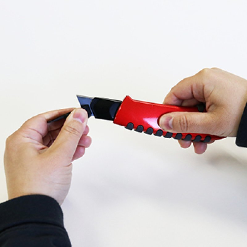 NT Cutter Premium G L Rouge Couteau à lame universelle