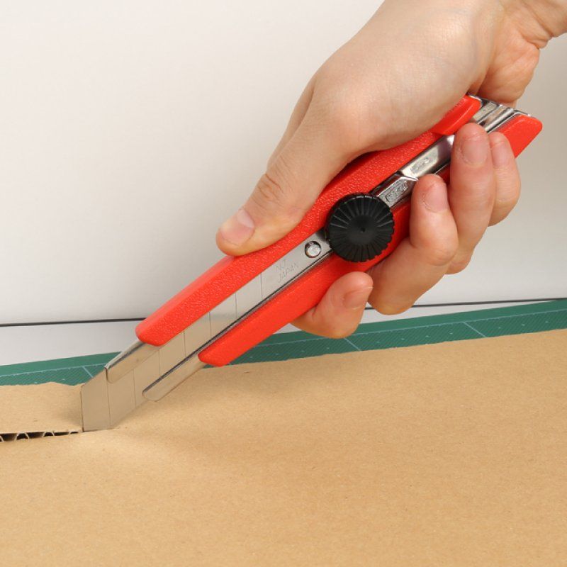 NT Cutter Basic L Rouge Couteau à lame universelle