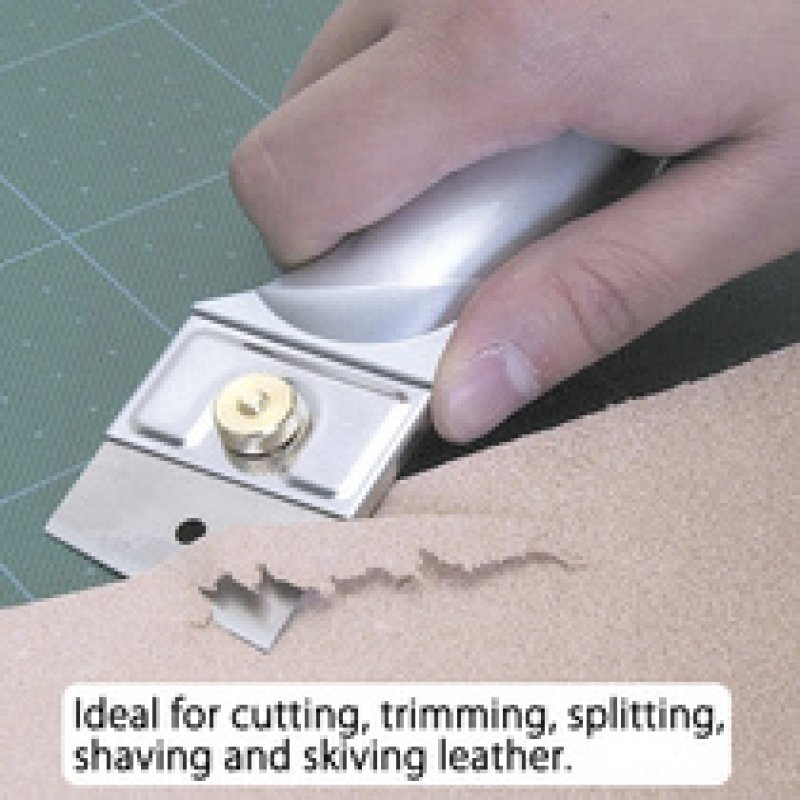 NT Cutter KT-2000GP, boîtier en aluminium, argent/noir