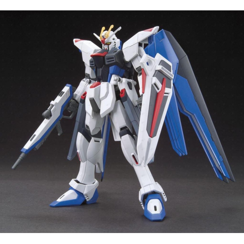 GUNDAM - Model Kit - HG 1/144 - ZGMF-X10A Freedom Gundam - 13CM