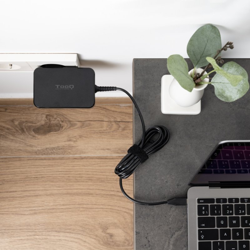 CARGADOR TOOQ PORTATIL GAN USB-C PD 100W NEGRO