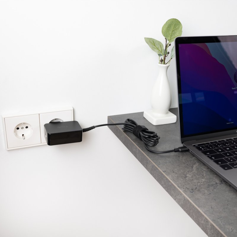 CARGADOR TOOQ PORTATIL GAN USB-C PD 45W NEGRO