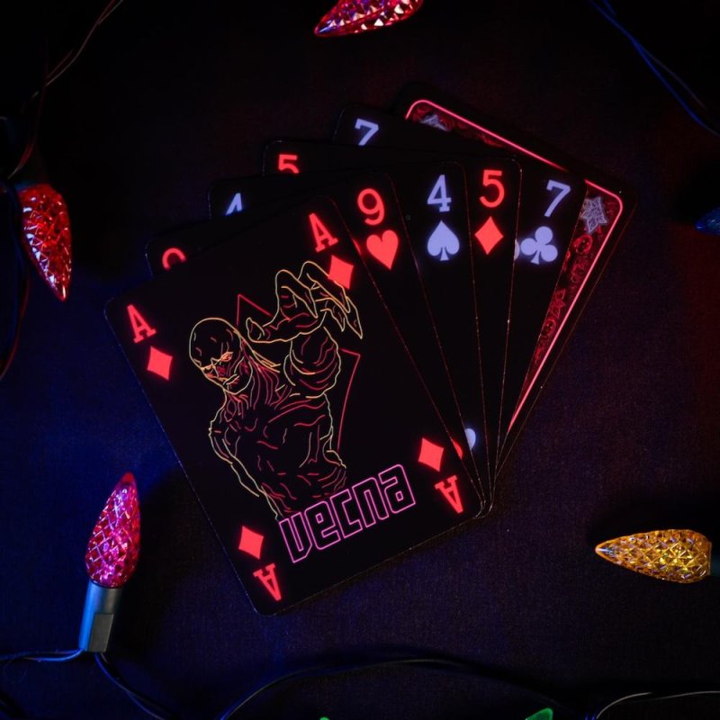 STRANGER THINGS - Jeu de cartes à jouer (52 cartes 2 jokers)