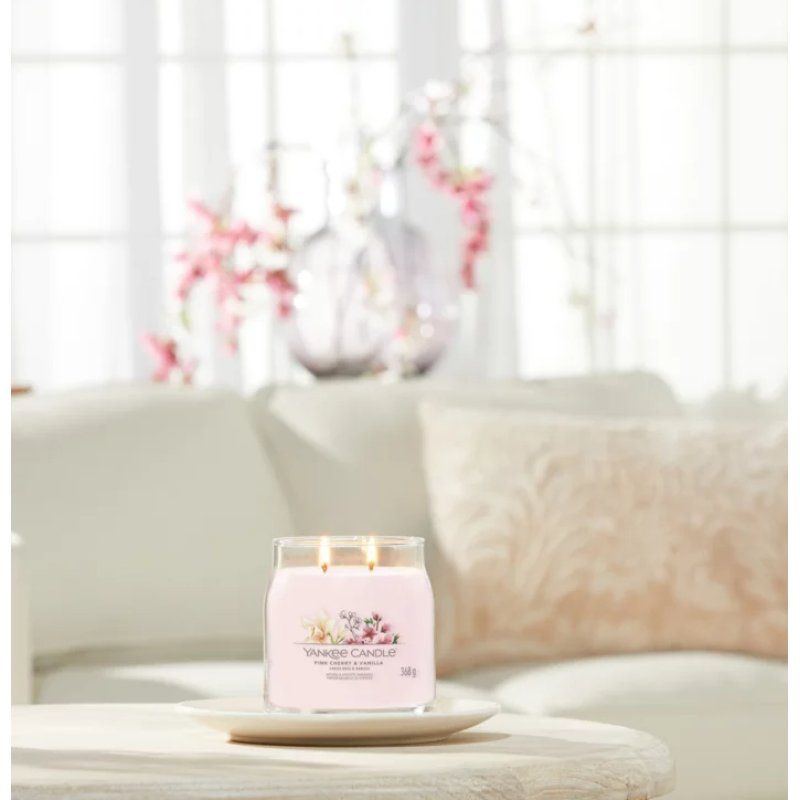 Yankee Candle Pink Cherry & Vanilla bougie en cire Cylindre Amande, Cerise (fruit), Vanille Rose 1 pièce(s)