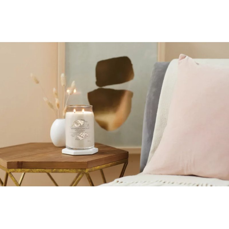 Yankee Candle 1701379E wax candle Cylinder Patchouli, Sandalwood Beige 1 pc(s)