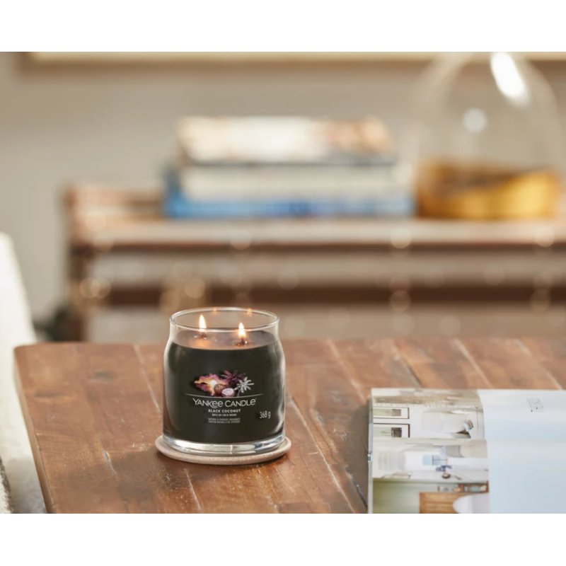 Yankee Candle Black Coconut bougie en cire Cylindre Noix de coco, Bois Noir 1 pièce(s)