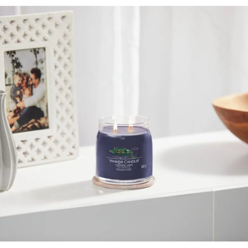 Yankee Candle Signature Scented Candle | Lakefront Lodge Medium Jar Candle With