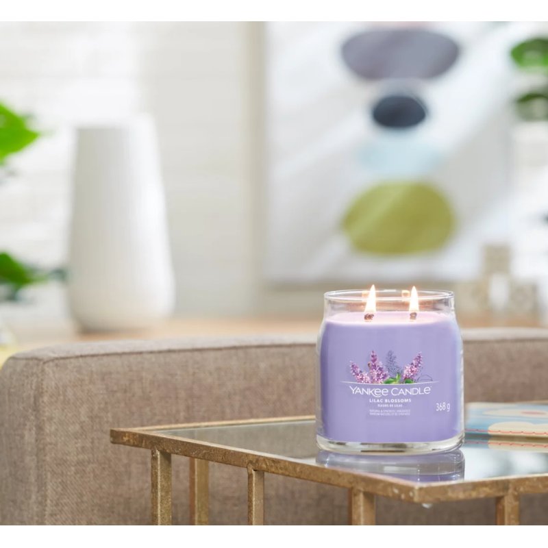 Yankee Candle Signature Scented Candle | Lilac Blossoms Medium Jar Candle With