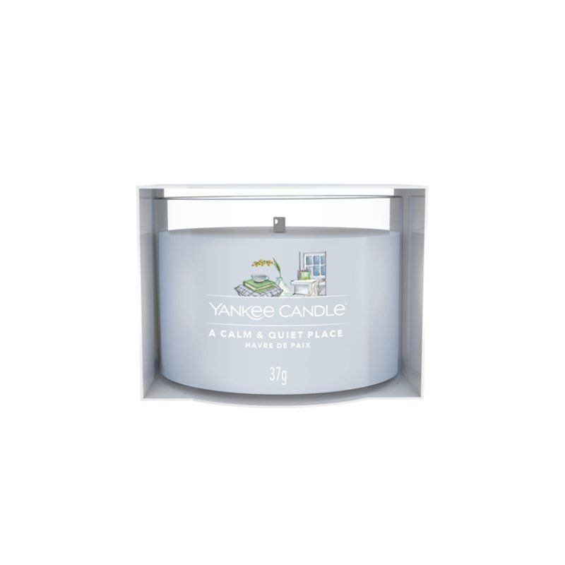 Yankee Candle A Calm & Quiet Place wax candle Round Blue 1 pc(s)
