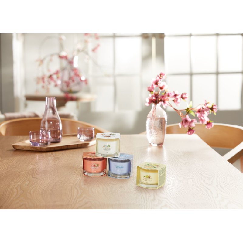 Yankee Candle Coconut Beach wax candle Round White 1 pc(s)