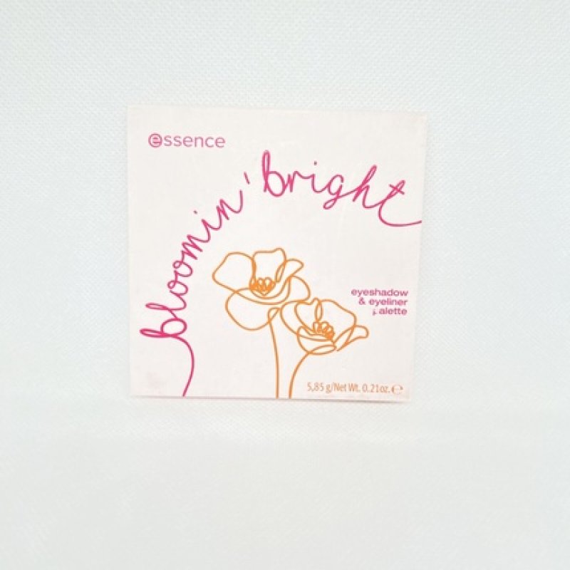 Essence Bloomin' Bright Eyeshadow and Eyeliner Palette 01 See Me Bloomin' 5.85g
