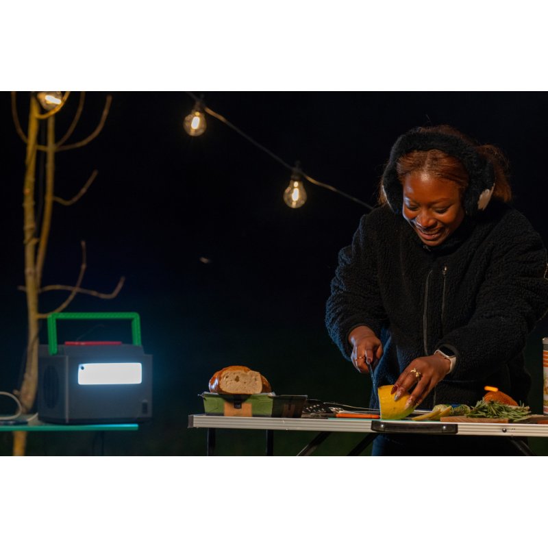 Schneider tragbare OffGrid Powerstation 500 (schwarz/grün, Lithium-Ionen Akku 517Wh, 2x 230V 500W, 3x USB-A, 2x USB-C