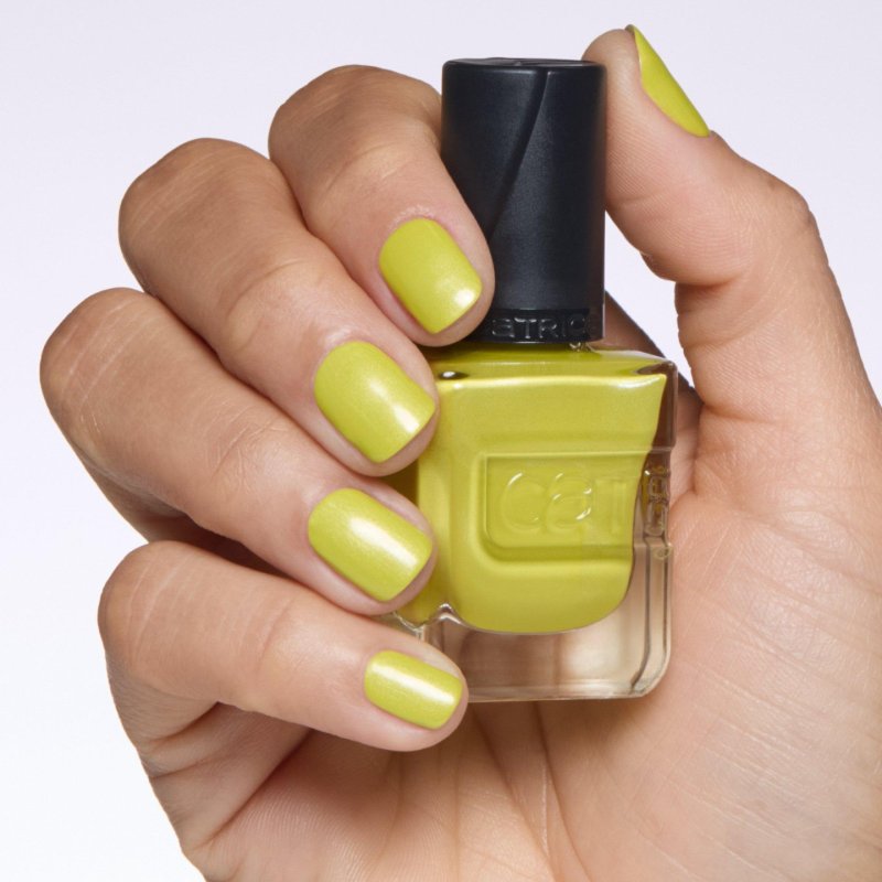 CATRICE GEL AFFAIR nail polish Green