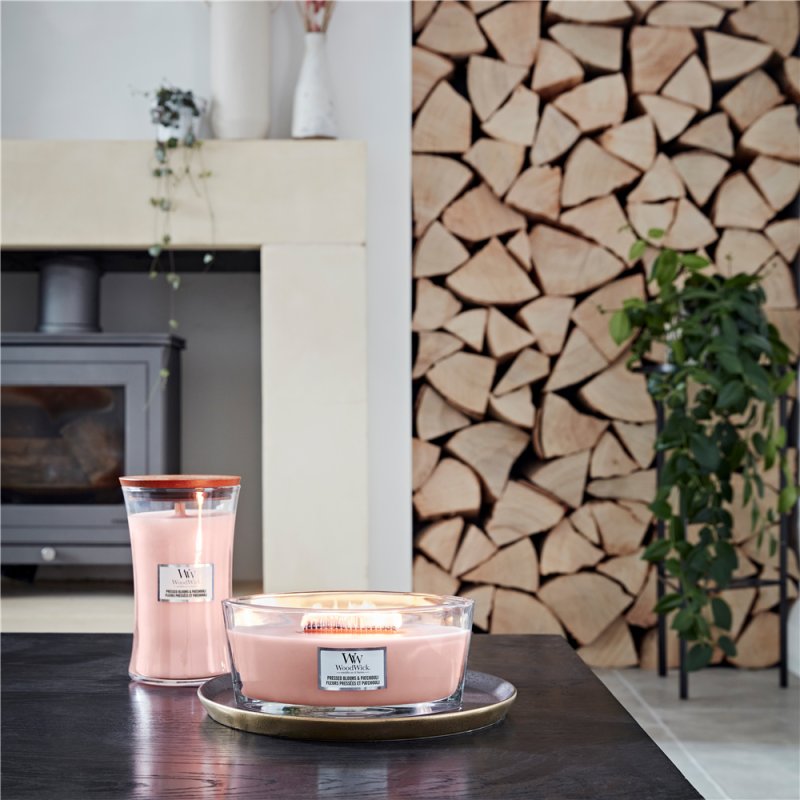 WoodWick Pressed Blooms & Patchouli wax candle Cylinder Carnation, Cedarwood, Juniper, Moss, Orange blossom, Patchouli,