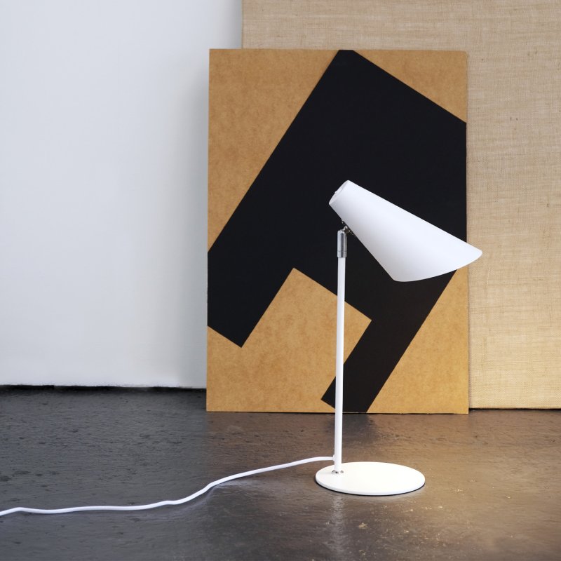 Dyberg-Larsen - Cale Table Lamp - Matte White - Height: 45 cm, Width: 20 cm, Base Diameter: 15 cm