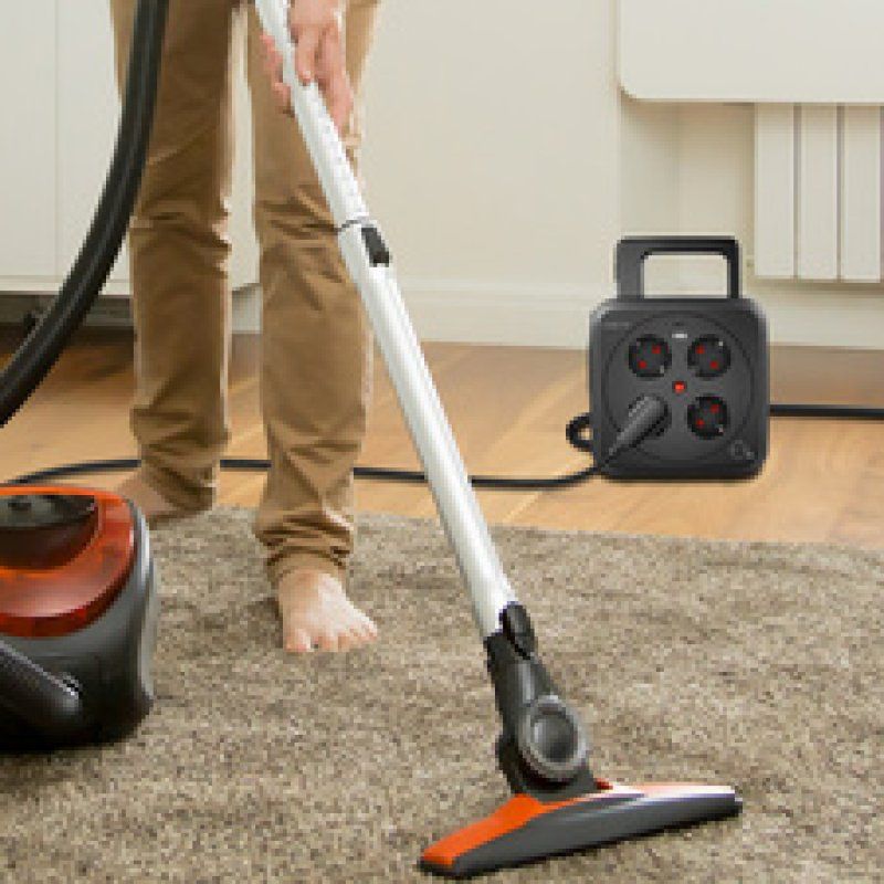 LogiLink Kabeltrommel, 4-fach 2x USB, Kabel: 5 m, schwarz