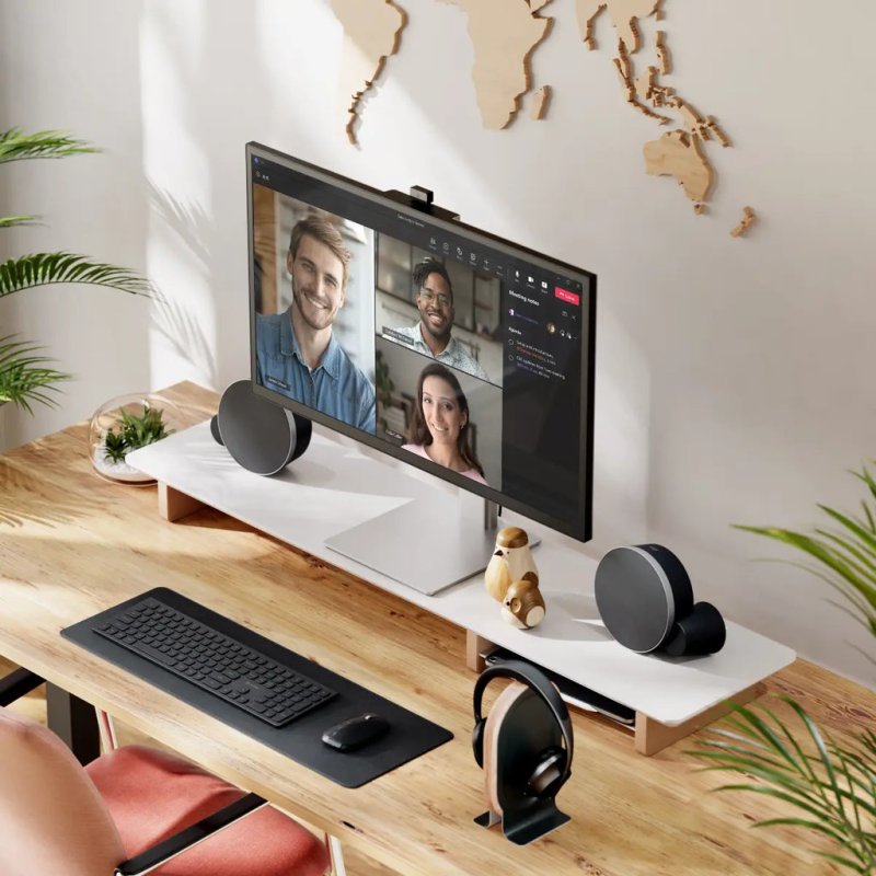 Alogic Clarity Pro Max 32 UHD 4K Monitor with 65W 8MP Webcam