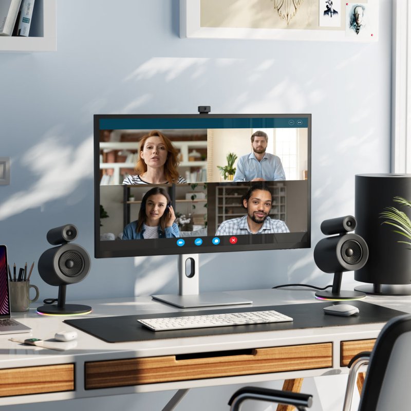 Alogic Clarity Pro Max 32 UHD 4K Monitor with 65W 8MP Webcam