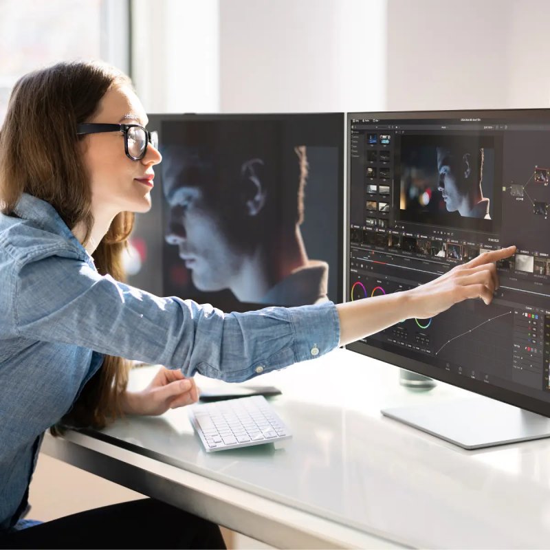 Alogic Clarity Max Touch 32 UHD 4K Monitor with 65W 8MP Webcam