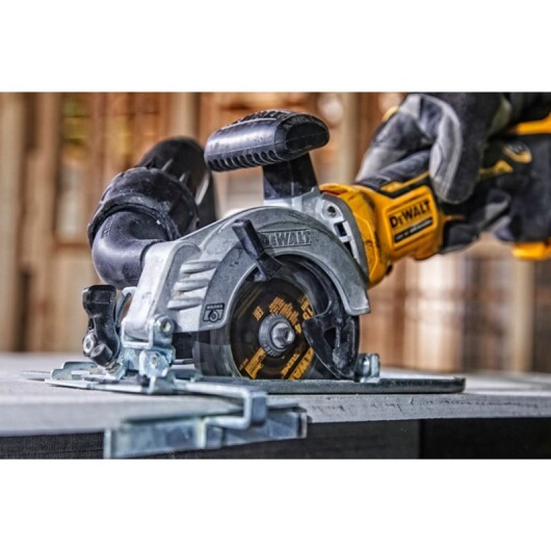 DeWALT DCS691N-XJ scie circulaire portative 11,5 cm Noir, Jaune 4500 tr/min 800 W