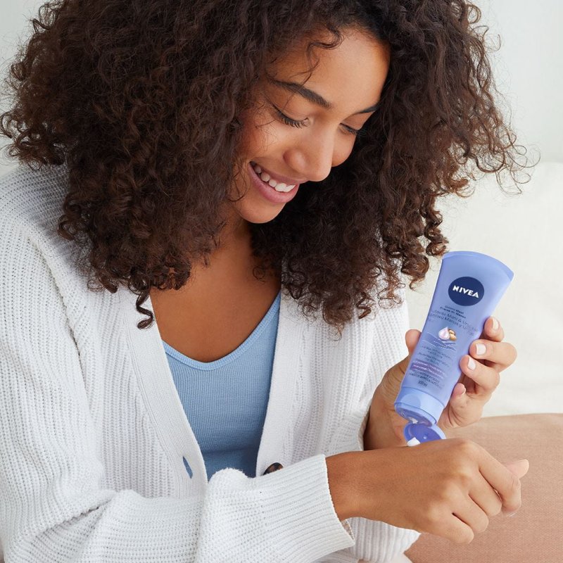 NIVEA Smooth Hands & Nail Care Hand Cream Crème 100 ml Unisexe