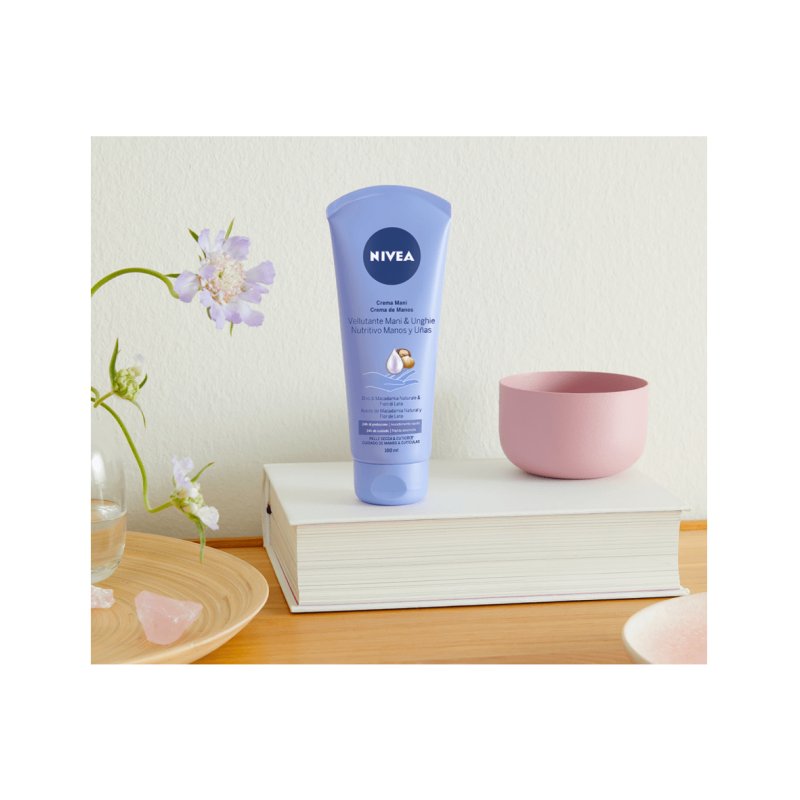 NIVEA Smooth Hands & Nail Care Hand Cream 100ml