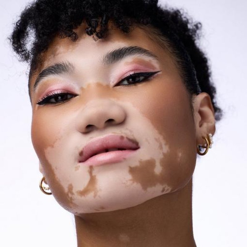 CATRICE Tiny Treasures Eyeshadow Palette ombre à paupière 020 Wild Berry Mat, Métallique, Brillant