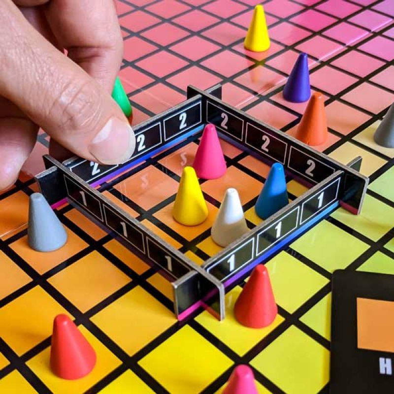 USAopoly Hues and Cues Board game Learning