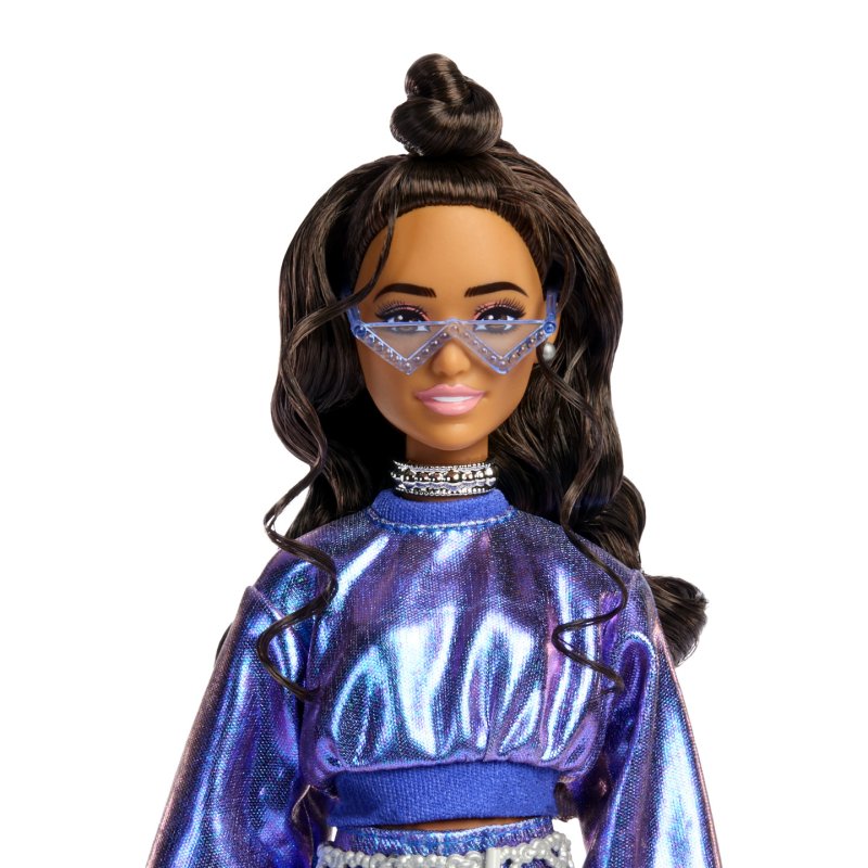 Barbie Deluxe Style Fashion Doll 7 in Metallic Blue Top and Skirt with Accessories, Brunette