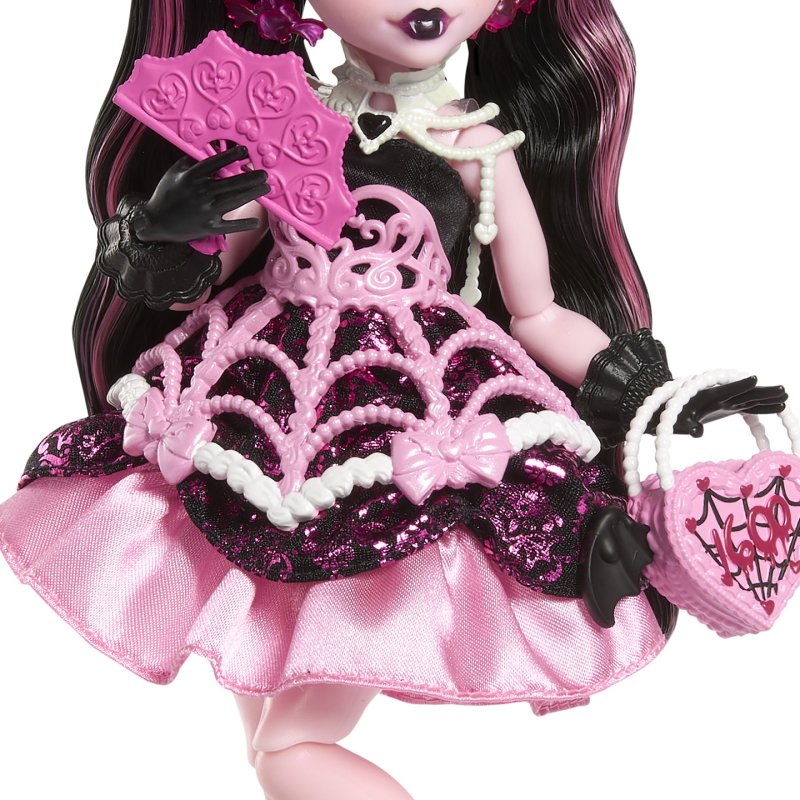 Monster High – Poupée DRACULAURA ANNIVERSAIRE MONSTRUEUSEMENT MÉMORABLE