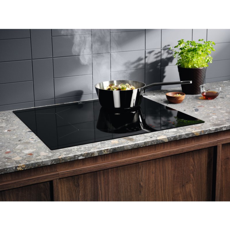 Electrolux LIL61434C Noir Intégré 59 cm Plaque avec zone à induction 4 zone(s)